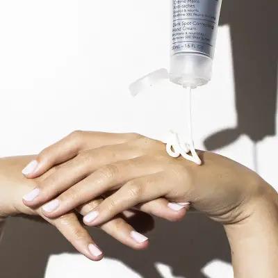 Caudalie Vinoperfect : Crème Mains Anti-Taches, Hyperpigmentation et Anti-Âge - Formule hydratante non grasse pour un teint uniforme