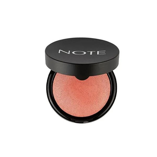 Note Cosmetics Baked Highlighter - 06 Hot Rose: Brillo resplandeciente, piel radiante, infusión de aceite de macadamia - Uso en seco y húmedo