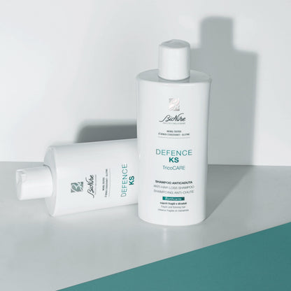 Champú anticaída BioNike Defence KS - Fórmula suave enriquecida con biotina y niacinamida para cabello debilitado, 200 ml