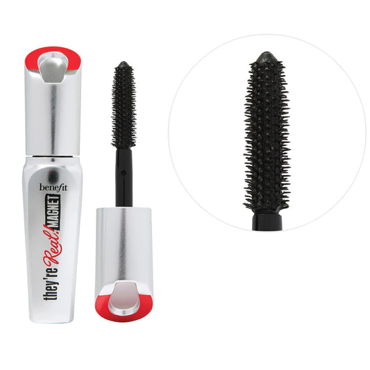 Mascara allongeant extrême They're Real! Magnet de Benefit Cosmetics : longue tenue, recourbant et sans parabènes pour des cils visiblement plus longs