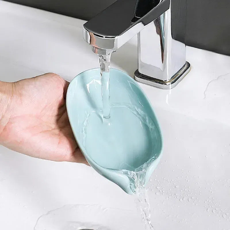 Color: VIOLET/??? - 1-2Pcs Drain Soap Holder Bathroom Items Leaf Shape Wall Soap Dish for Bathroom Punch-free Suction Cup Standing Things the Home