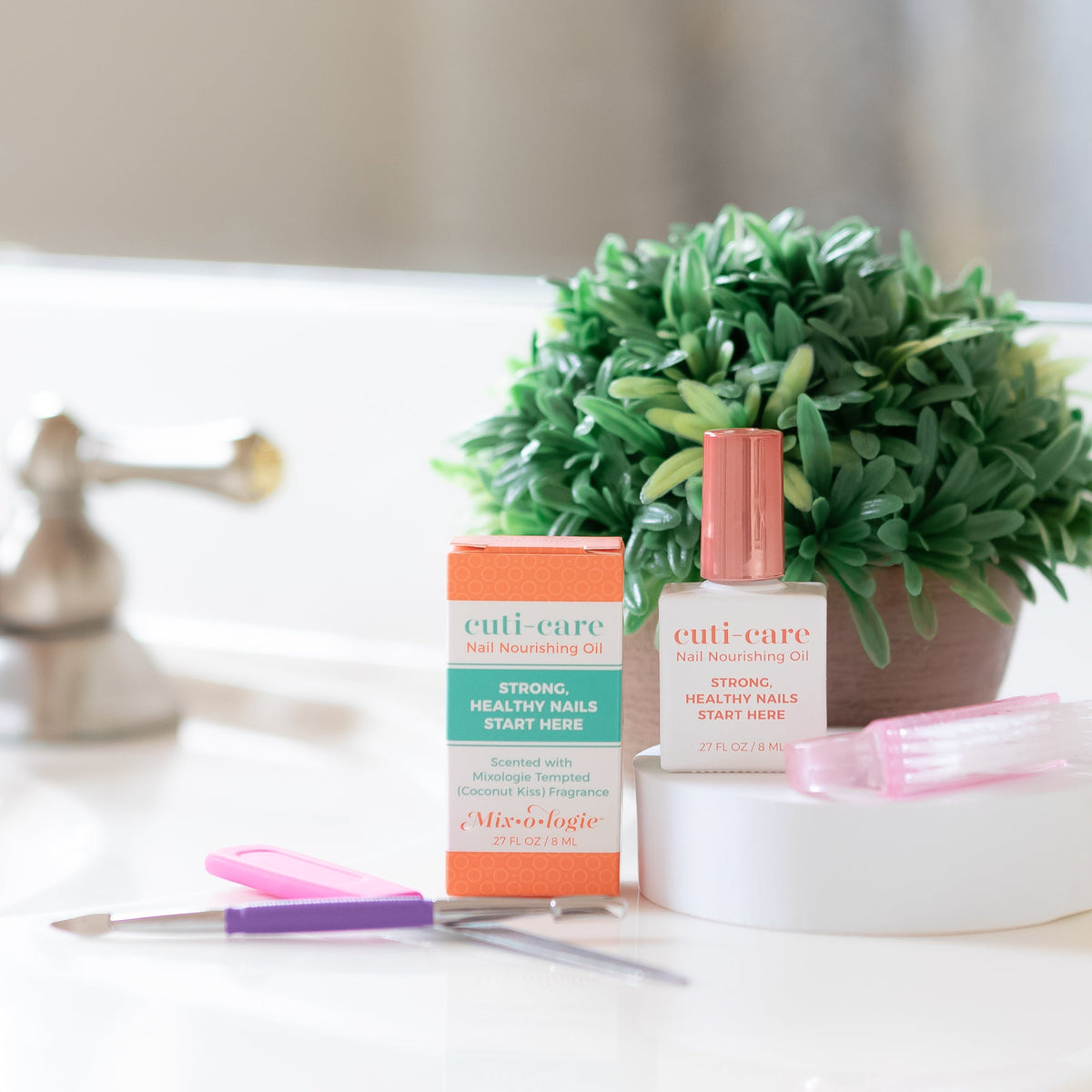 Huile nourrissante pour les ongles Cuti-Care de Mixologie