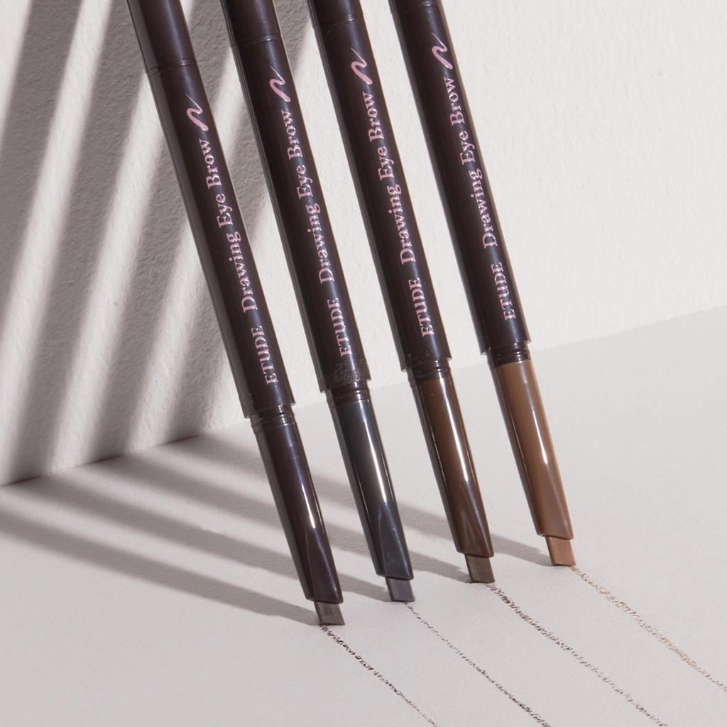 Lápiz de cejas Etude Drawing para unas cejas definidas 01 Marrón oscuro