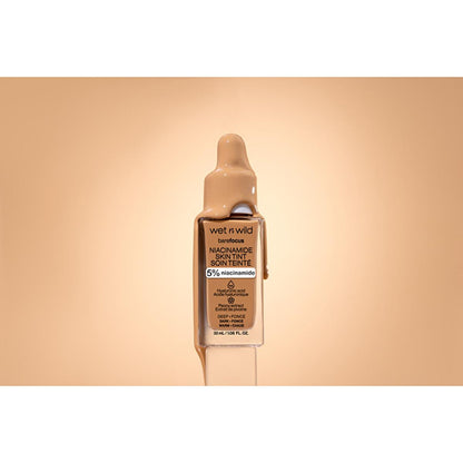 Fond de teint sérum Niacinamide Wet n Wild : Fair Beige, couvrance légère, améliore le grain de peau, fini satiné naturel