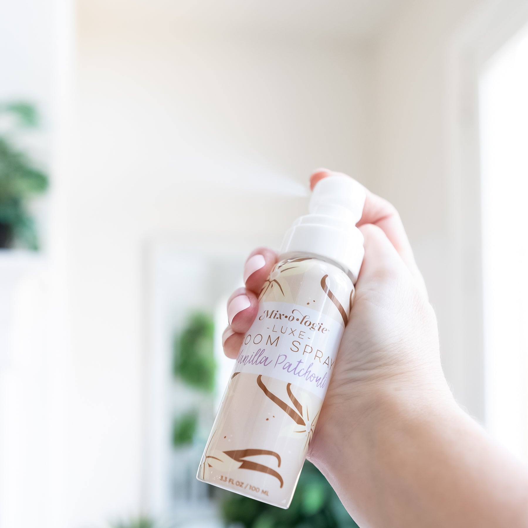 Vanilla Patchouli | Luxe Room Spray Large Room Spray MIXOLOGIE