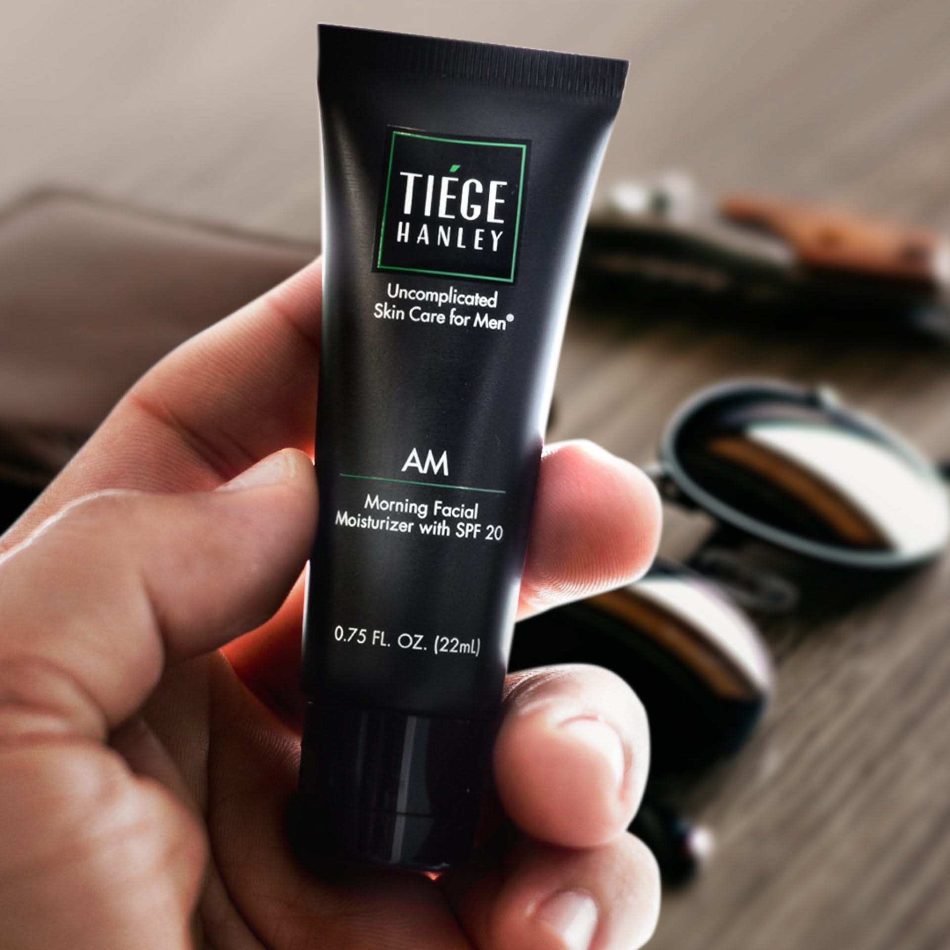 Morning Moisturizer with SPF for Men Addon - Builder Tiege Hanley