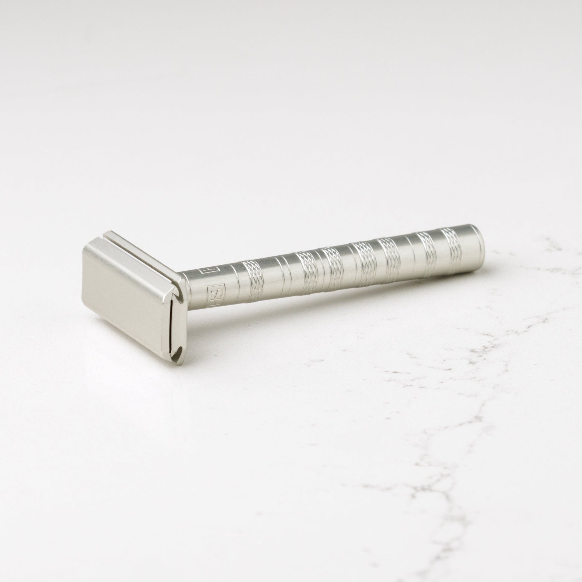Henson Shaving [AL13-V2] Medium Safety Razor Safety Razor Pasteur Pharmacy