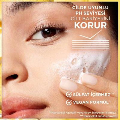 Nettoyant visage illuminateur à la vitamine C de Garnier - 250 ml (8,45 fl oz), végétalien et sans sulfate, hydratant et illuminateur pour les peaux ternes