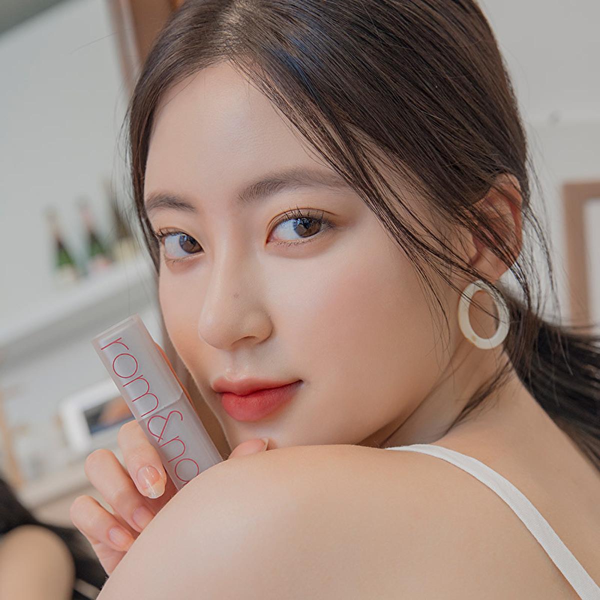 rom&nd Zero Matte Lipstick - Long-Lasting Matte Finish Lip Color for Beauty Enthusiasts