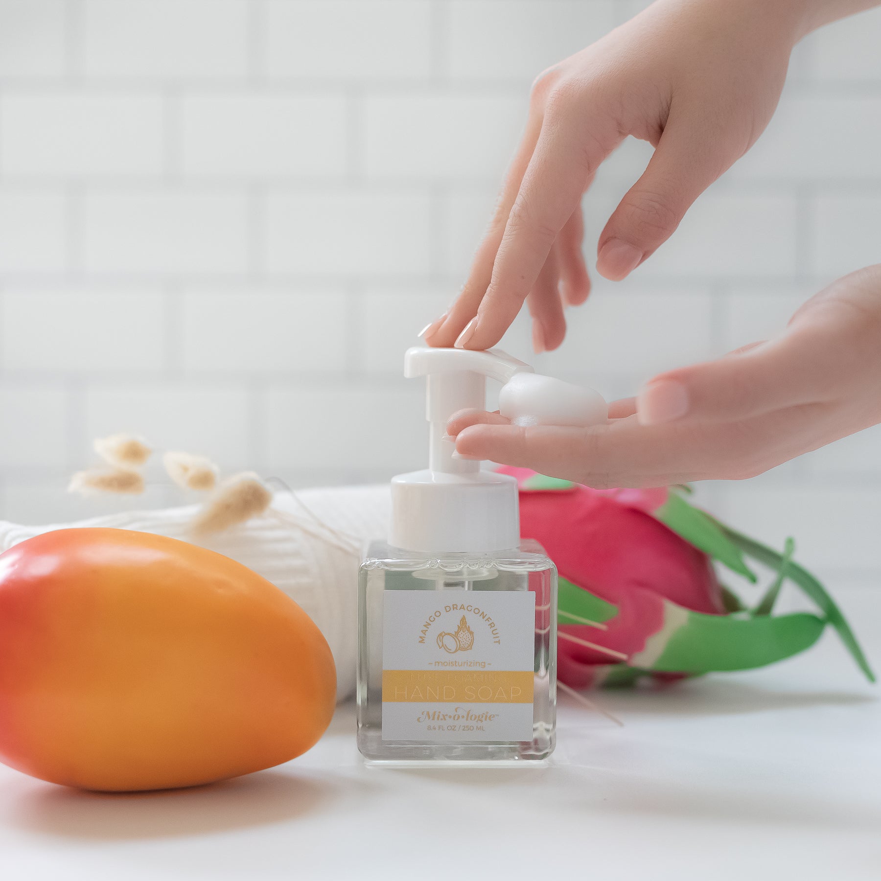 Mango Dragonfruit | Foaming Hand Soap (250 mL) Foaming Hand Soap MIXOLOGIE