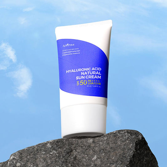 Isntree Hyaluronic Acid Natural Sunscreen SPF 50+ PA++++ - Hydratation intense et protection UV pour peaux sensibles (50 ml)