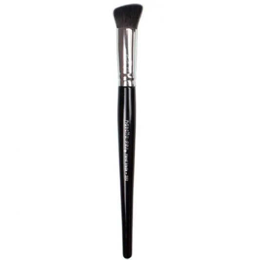 Nascita Pro Plus Angled Oval Concealer Brush for Seamless Blending