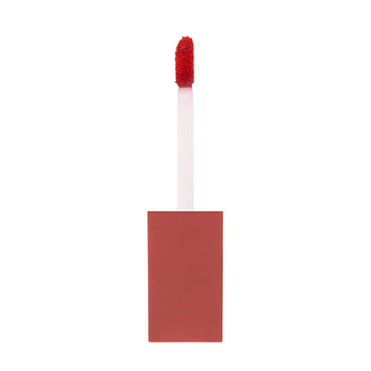 Baume à lèvres teinté Beaulis Fun Whipped Peach : une couleur mate légère et non desséchante pour des lèvres lisses au fini pêche naturel