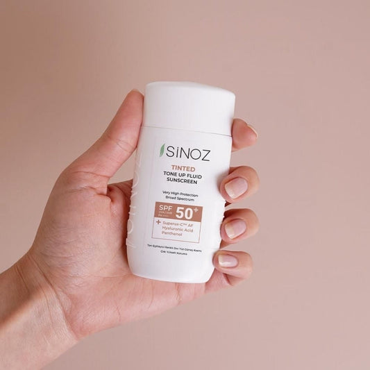 Fluide Solaire Teinté SPF 50+ Sinoz pour un Teint Unifié 50ml