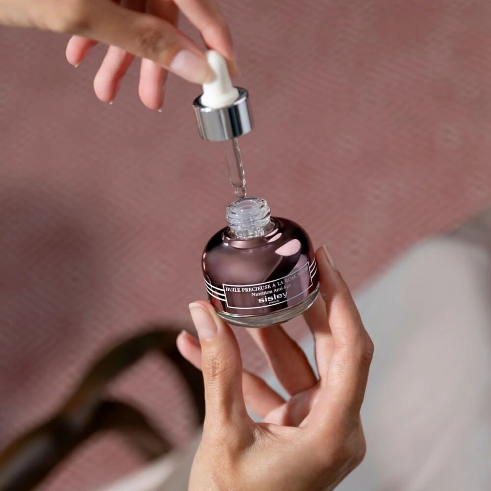 Huile Précieuse à la Rose Noire Sisley Éclat Nourrissant 25 ml