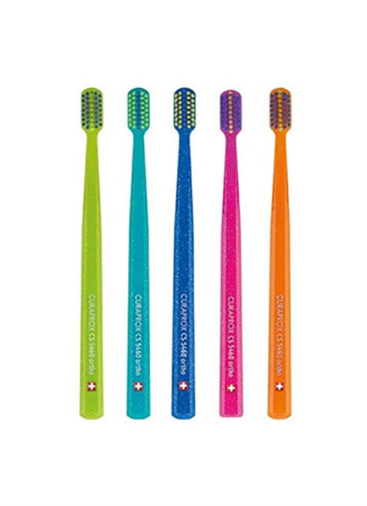 Cepillo de dientes ortodóncico Curaprox CS 5460: cuidado bucal suave y eficaz para aparatos de ortodoncia