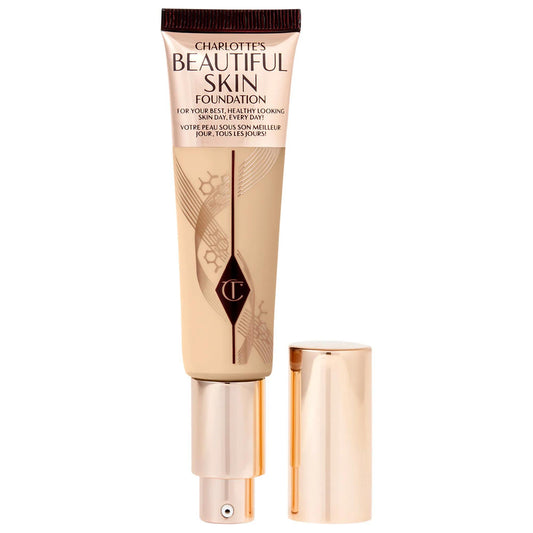 Fond de teint liquide Charlotte Tilbury Beautiful Skin couvrance moyenne à l'acide hyaluronique - Longue tenue, vegan et non testé sur les animaux