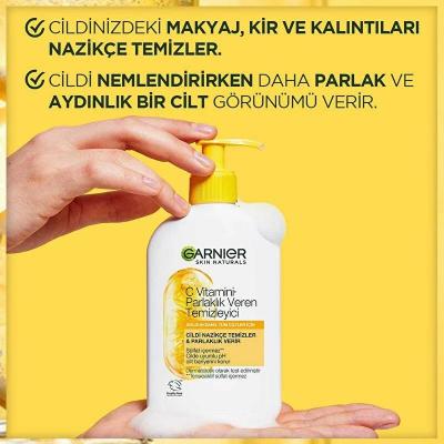 Nettoyant visage illuminateur à la vitamine C de Garnier - 250 ml (8,45 fl oz), végétalien et sans sulfate, hydratant et illuminateur pour les peaux ternes